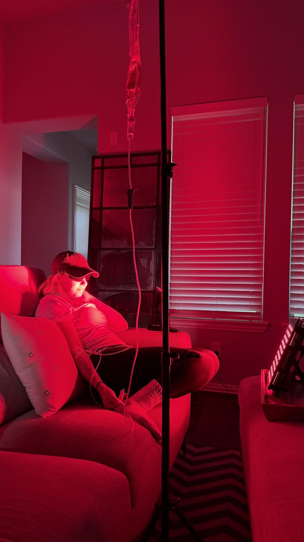 BestQool Red Light Therapy, Dual Chip Elite Grade LED Red Infrared Light Panel with Near-Infrared Light 660nm 850nm High Power Red Light Therapy Device at Home, Ideal for Body, Face, 105W customer photo 1