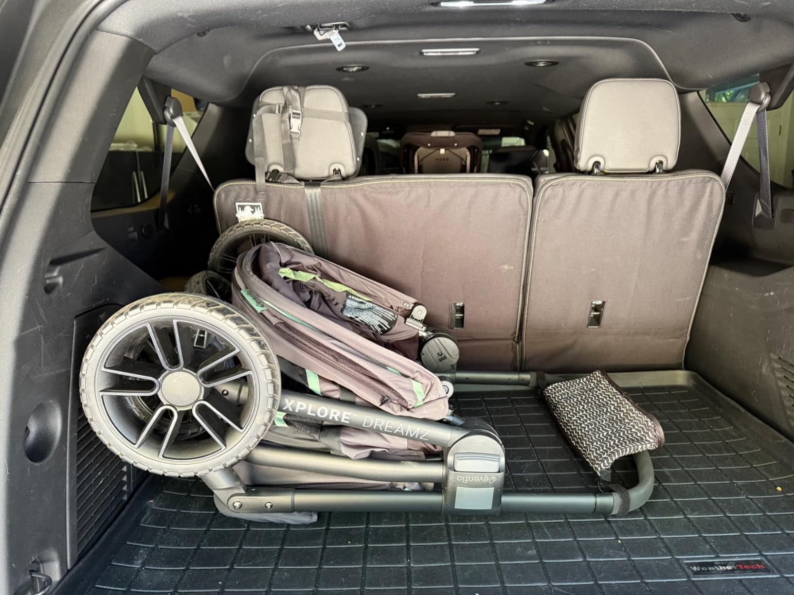 Evenflo Pivot Xplore All-Terrain Stroller Wagon (Wayfarer Black) customer photo 2