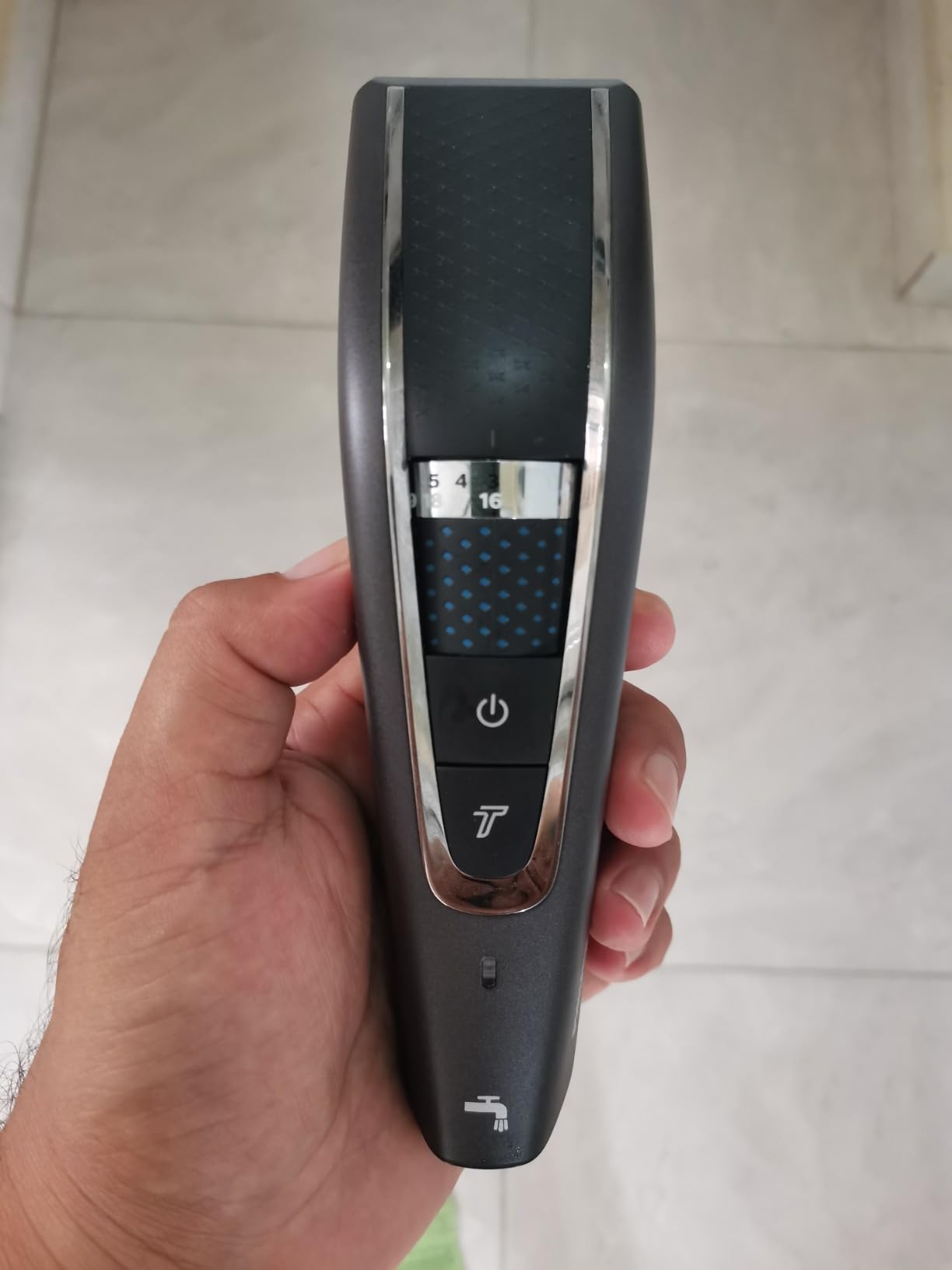 Philips Hair Clipper Series 7000, Washable Hair Clipper with DualCut Technology & 6 accessories, HC7650/14 customer photo 2