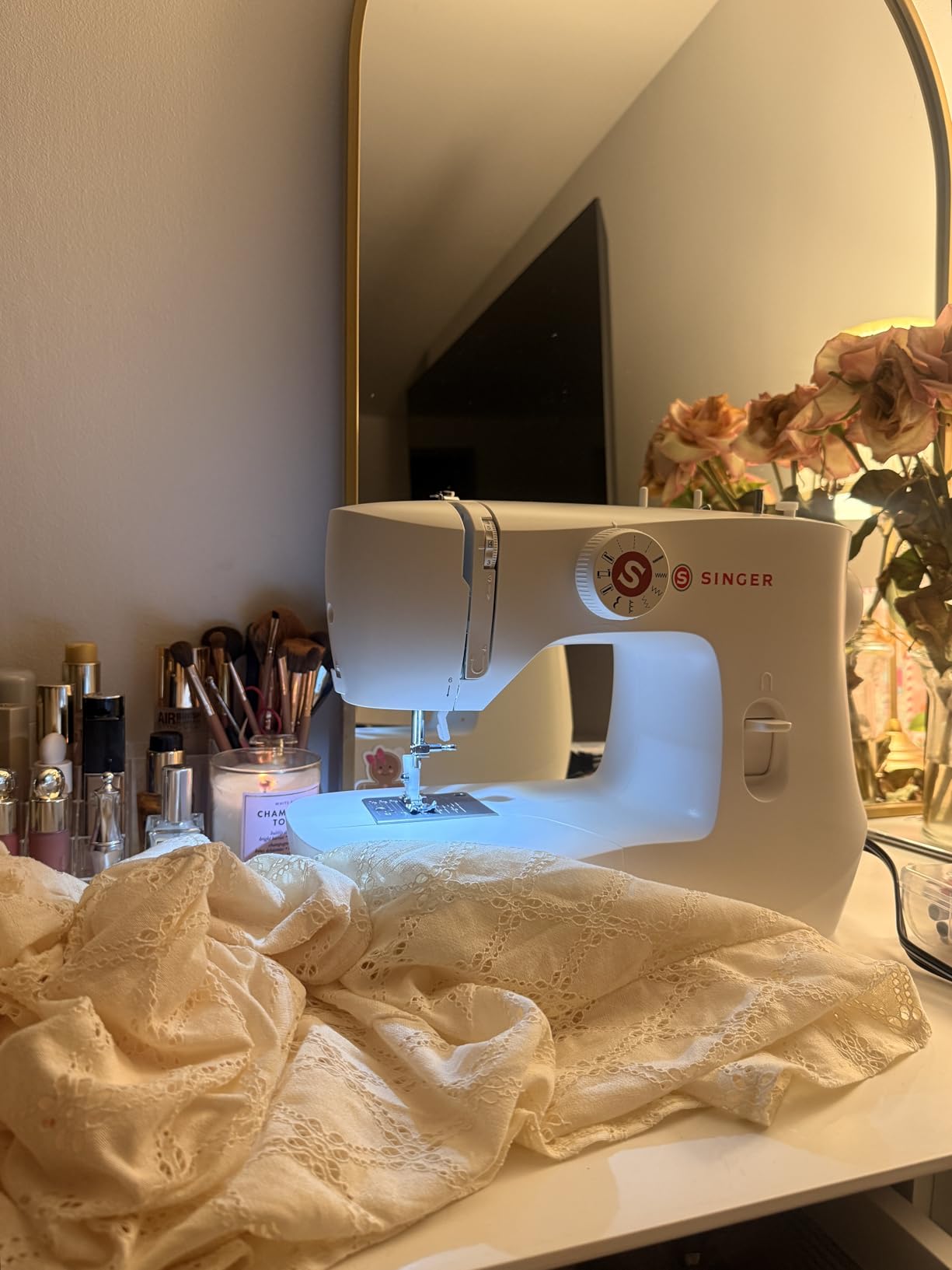 SINGER MX60 Lightweight & Portable Sewing Machine with Accessory Kit & Foot Pedal | 57 Stitch Applications, LED Light & 4-step Buttonhole | Great for Crafts & Mending customer photo 1