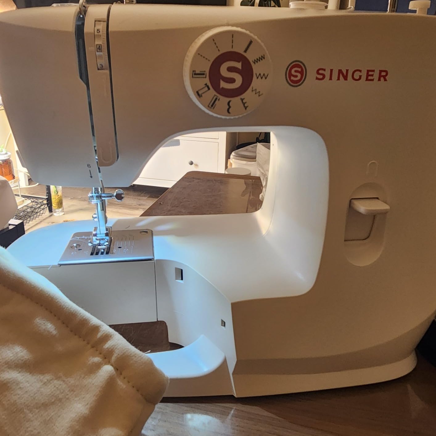 SINGER MX60 Lightweight & Portable Sewing Machine with Accessory Kit & Foot Pedal | 57 Stitch Applications, LED Light & 4-step Buttonhole | Great for Crafts & Mending customer photo 2