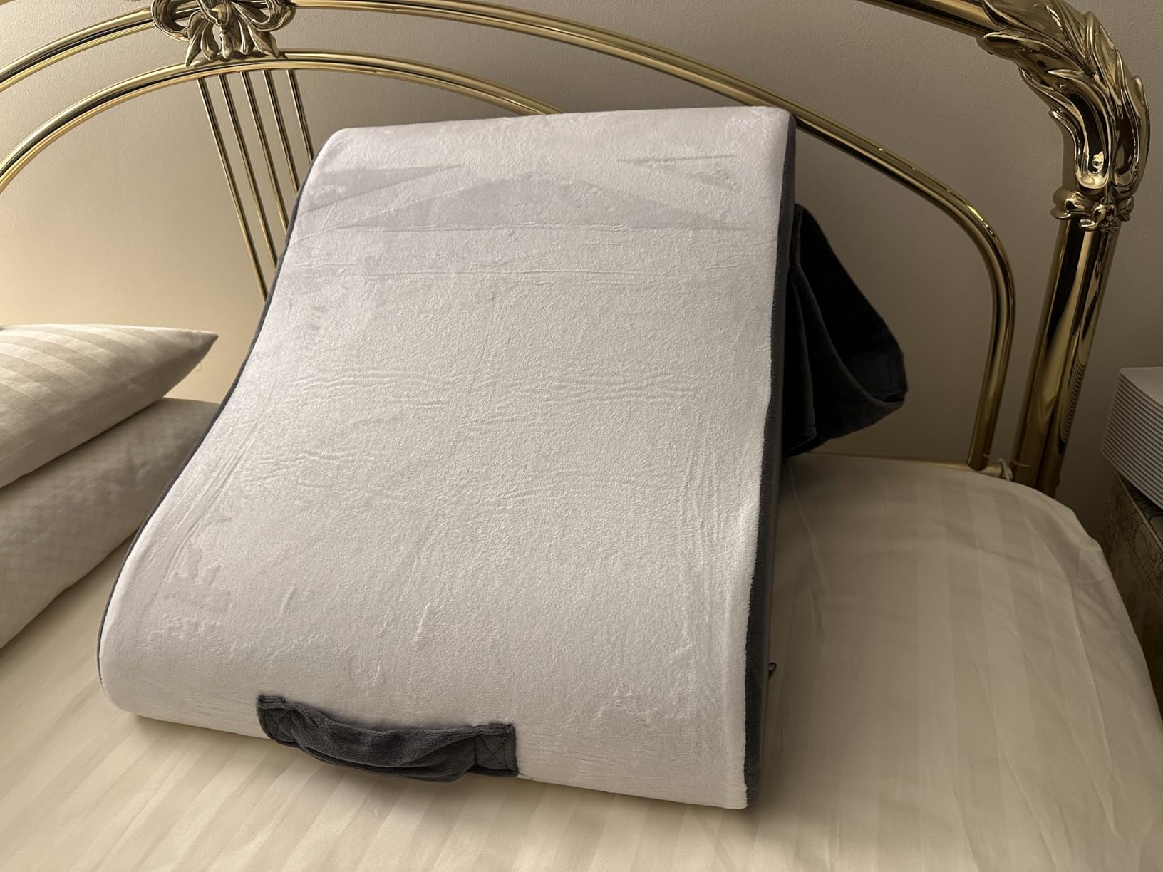 Kolbs Bed Wedge Pillow for Sleep Apnea, FSA Eligible Acid Reflux, and Back Pain Relief, with Chic Jacquard Cover - Headboard Wedges for Sleeping (Standard Width 7.5