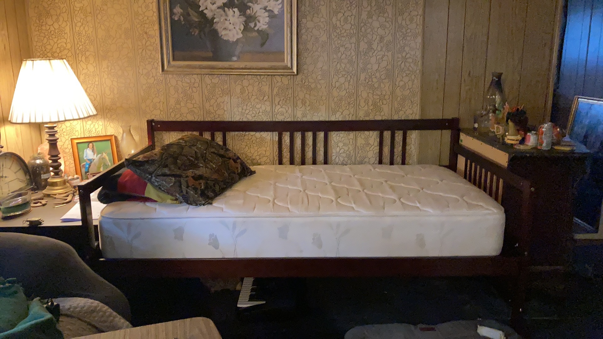 Giantex Twin Daybed Frame, Wooden Sofa Bed Guest Bed with Rails & Wood Slat Support, Dual-use Twin Size Platform Bed Frame for Living Room Bedroom, No Box Spring Needed, Cherry customer photo 2