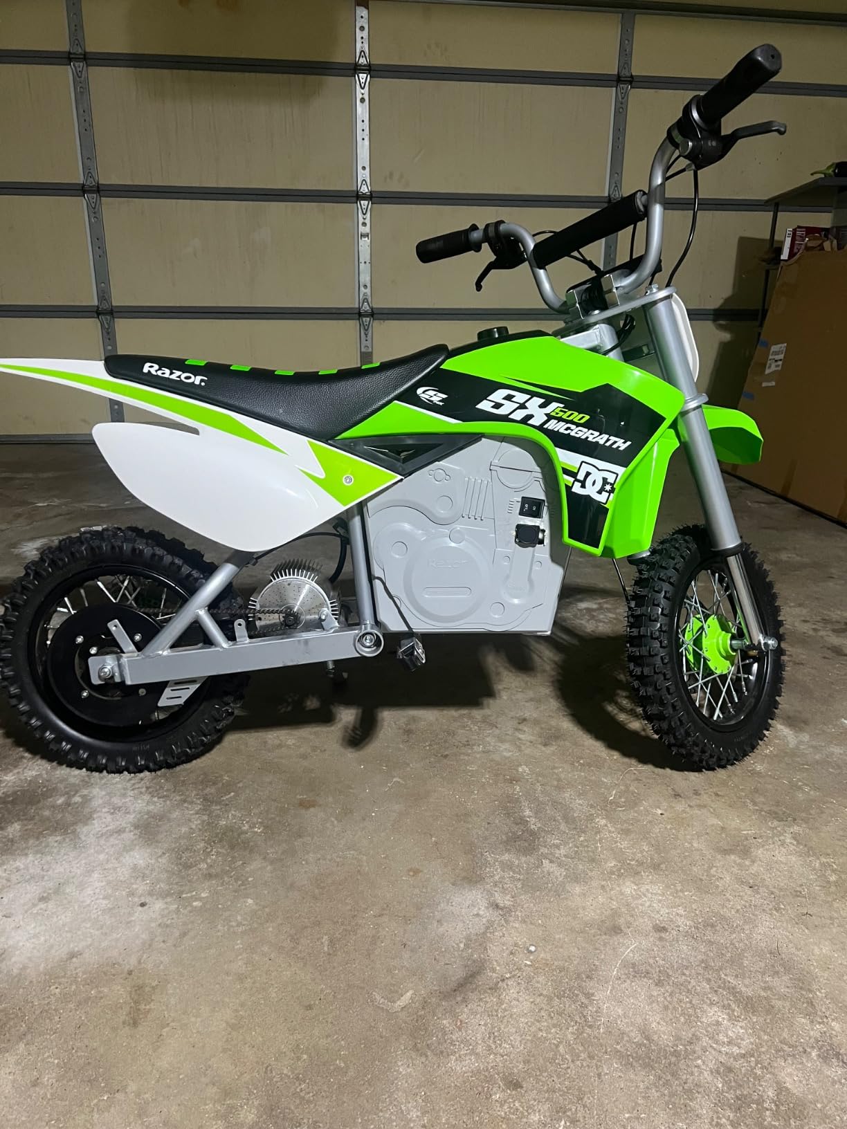 Razor Dirt Rocket SX500 McGrath Electric Motocross Bike for Kids Ages 14+ - 40 mins of Ride Time, For Riders up to 175 lbs customer photo 2