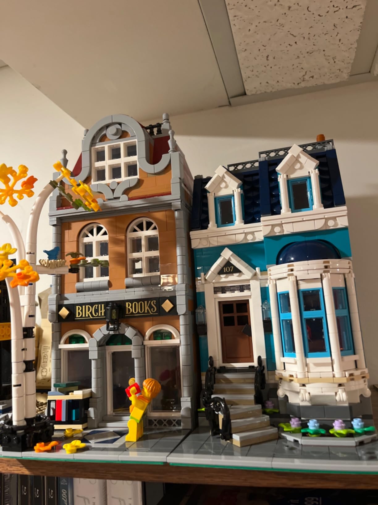 LEGO Creator Expert Bookshop 10270 Modular Building, Home Decor Display Set for Collectors, Advanced Collection, Gift Idea for 16 Plus Year Olds customer photo 1