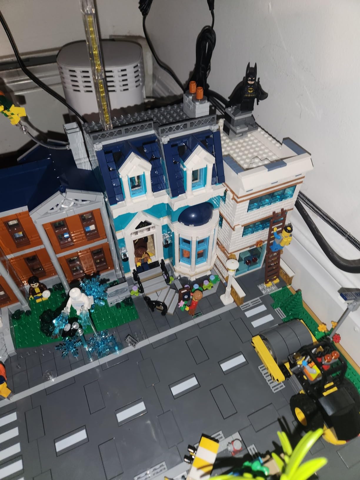 LEGO Creator Expert Bookshop 10270 Modular Building, Home Decor Display Set for Collectors, Advanced Collection, Gift Idea for 16 Plus Year Olds customer photo 2