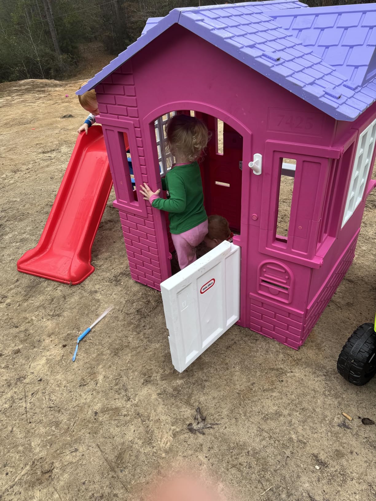 Little Tikes Cape Cottage Playhouse - Blue Large customer photo 2