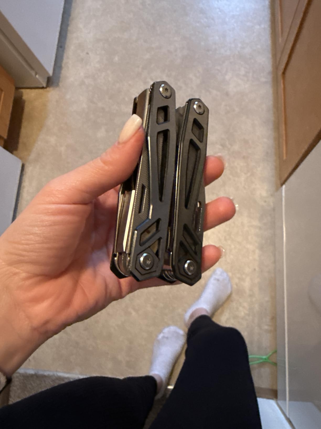 MOSSY OAK Multitool, 21-in-1 Stainless Steel Pocket Knife with Screwdriver Sleeve, Self-locking Pliers with Sheath-Perfect for Outdoor, Survival, Camping, Hiking, Simple Repair customer photo 1