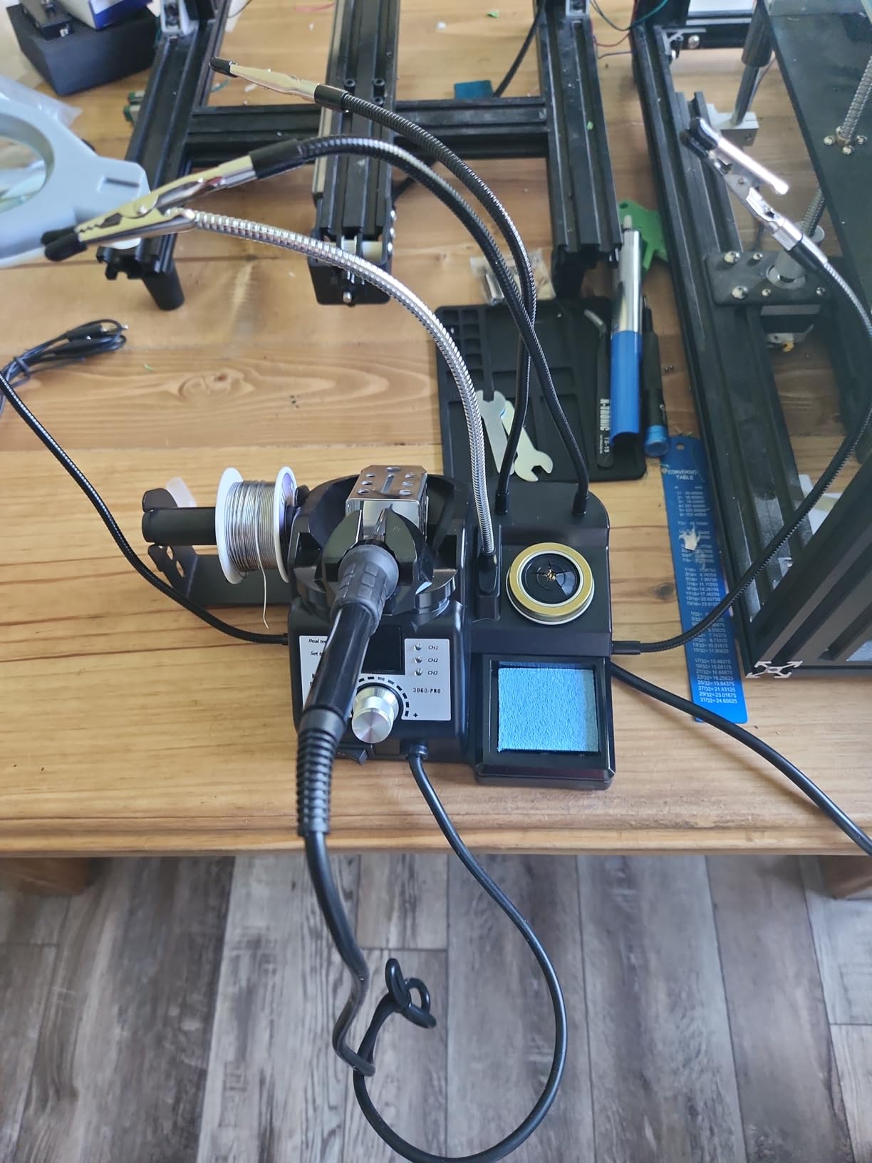 X-Tronic 3060-PRO 75W Soldering Iron Station Kit 5 Extra Tips Mini Mag Lamp 4 Helping Hands Solder Sucker Tweezers 50g Solder Brass Sponge w/Flux Sleep Func C/F 3 Temp Presets customer photo 2