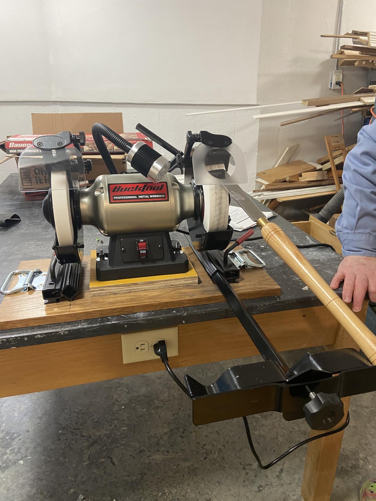 BUCKTOOL 8 Inch 3/4 HP Low-Speed Bench Grinder fit CBN Wheel Professional Wobble-free Wheel Grinder TDS-200C4HL customer photo 1