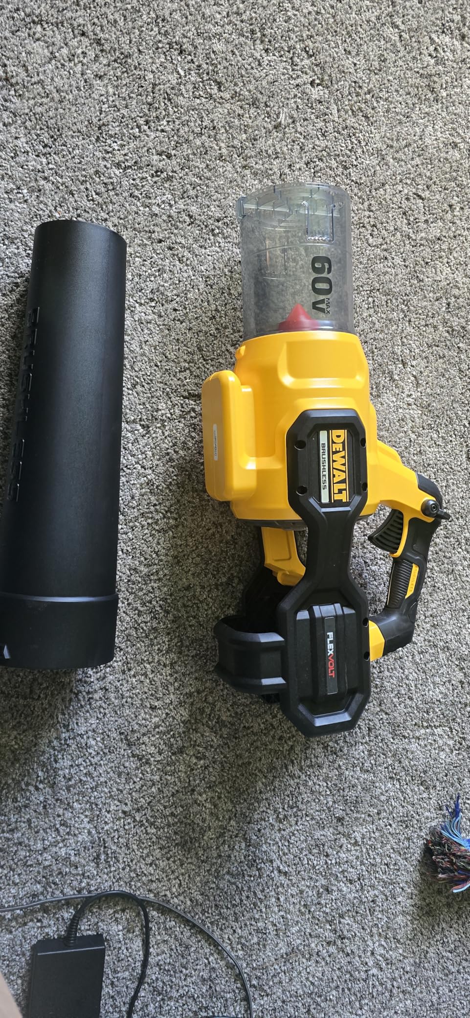 DEWALT 60V MAX* FLEXVOLT Leaf Blower, Cordless, Handheld, 125-MPH, 600-CFM, Tool Only (DCBL772B) customer photo 2