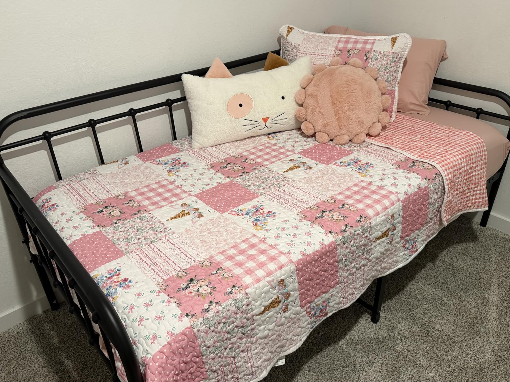 HOMERECOMMEND Metal Daybed Frame Heavy Duty Metal Slats Sofa Bed Platform Mattress Foundation Twin Day Bed Black Sanded Color customer photo 1