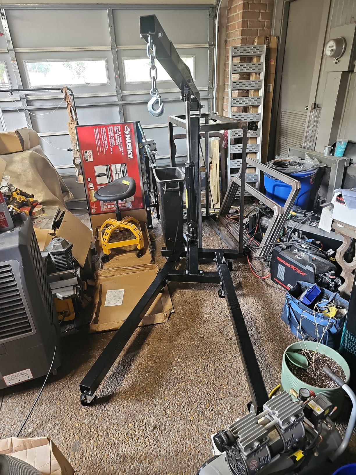Goplus 2 Ton Folding Engine Lift with 6 Wheels, Heavy Duty Steel Hydraulic Shop Crane, Cherry Picker for Garage, Workshop customer photo 1