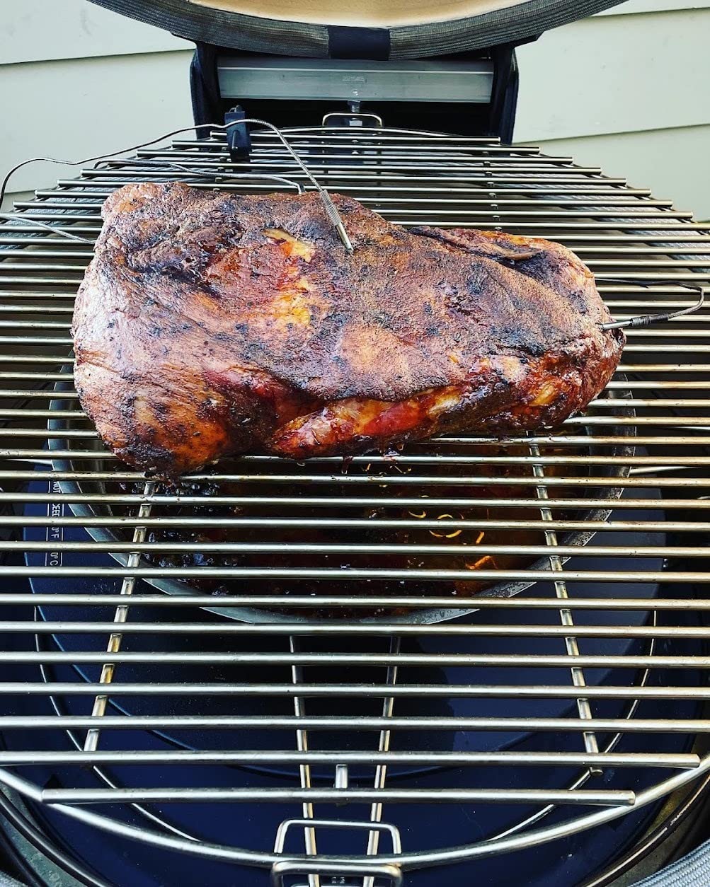 Big Joe Series III 24-inch Ceramic Charcoal Grill and Smoker with Premium Cart, SloRoller Insert and 450 Cooking Square Inches in Red, Model KJ15041021 customer photo 1