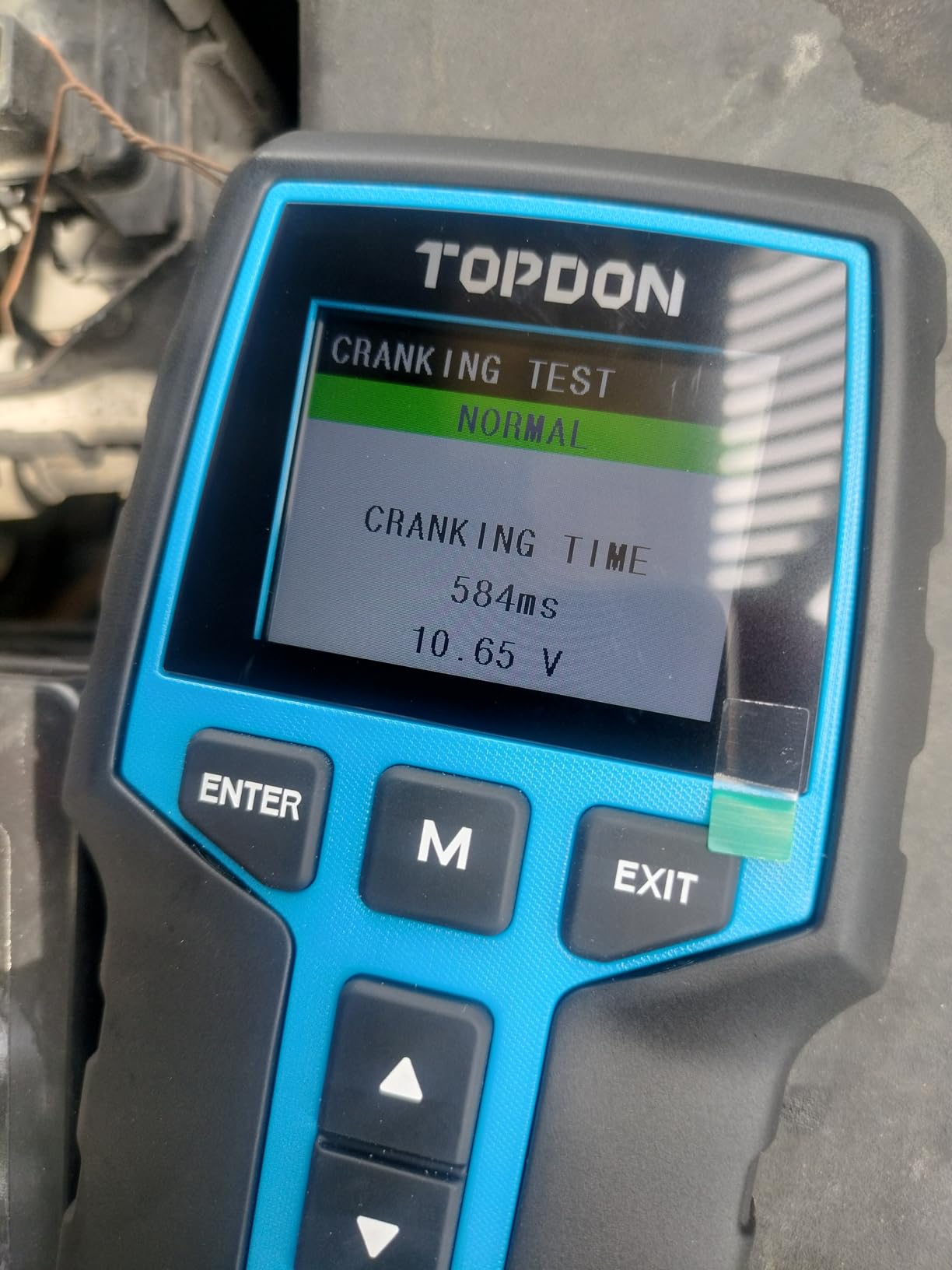 TOPDON BT200 Car Battery Tester 24V 12V Load Tester, 100-2000CCA Automotive Alternator Tester Digital Auto Battery Analyzer Charging Cranking System Tester customer photo 2
