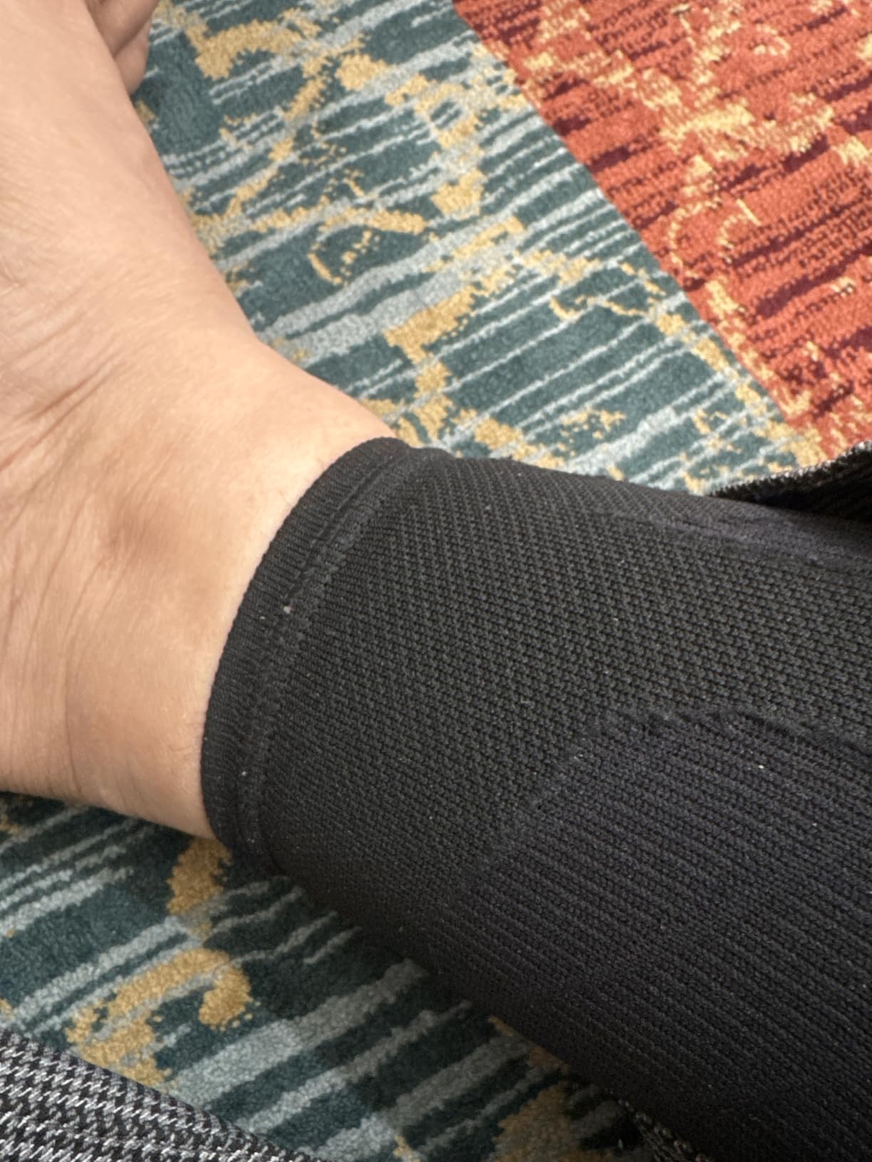 CAMBIVO 3-Pair Calf Compression Sleeves for Men & Women - Footless Socks for Shin Splints & Leg Pain Relief customer photo 1