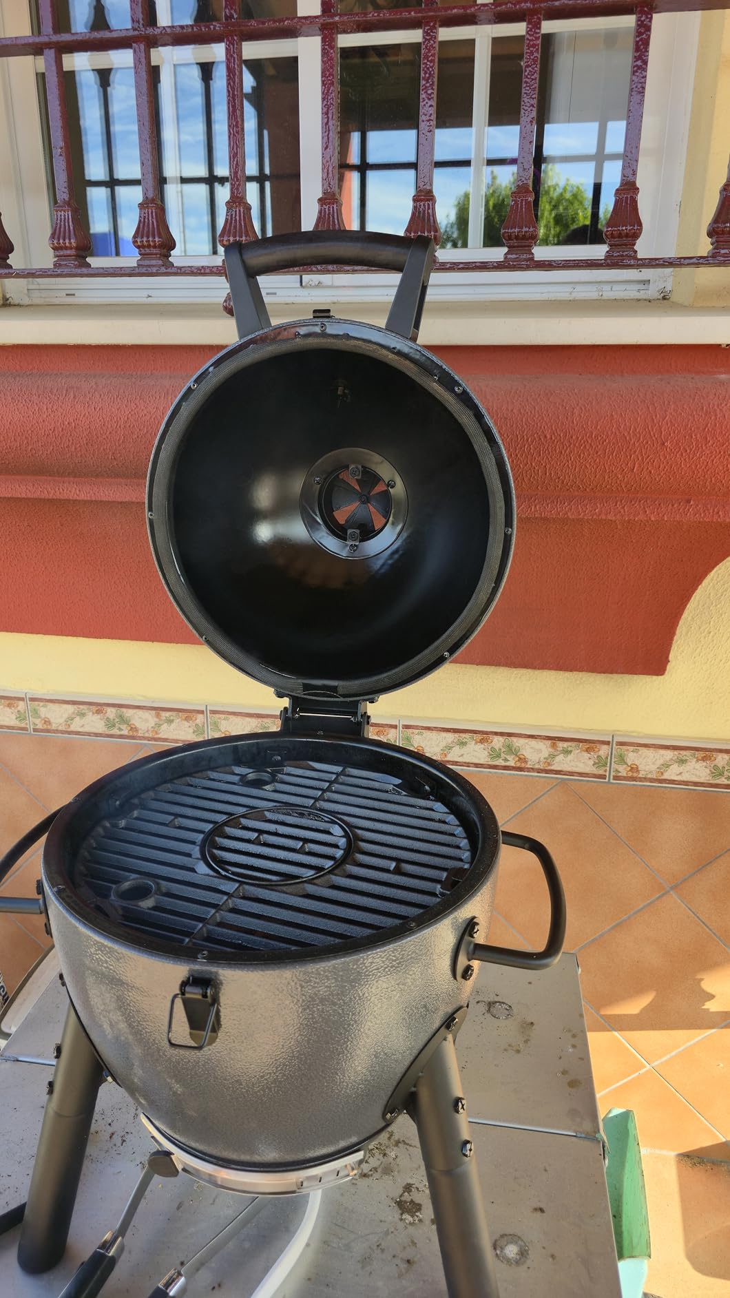 Char-Griller AKORN Jr. Portable Kamado Charcoal Grill and Smoker with Cast Iron Grates and Locking Lid with 155 Cooking Square Inches in Ash, Model E86714 customer photo 2