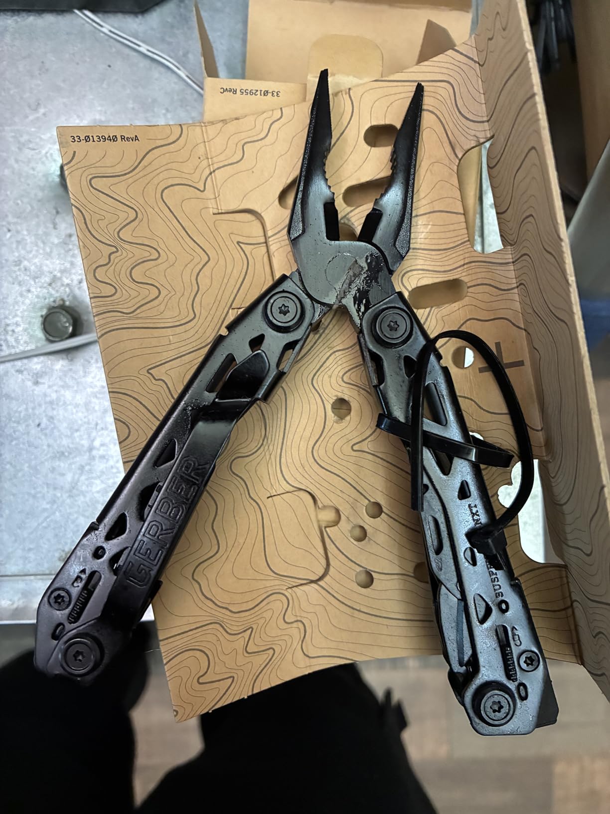 Gerber Gear Suspension-NXT EDC Multitool 15-in-1 Pocket Knife, Needle Nose Pliers and Wire Stripper for Camping and Survival, Black customer photo 2