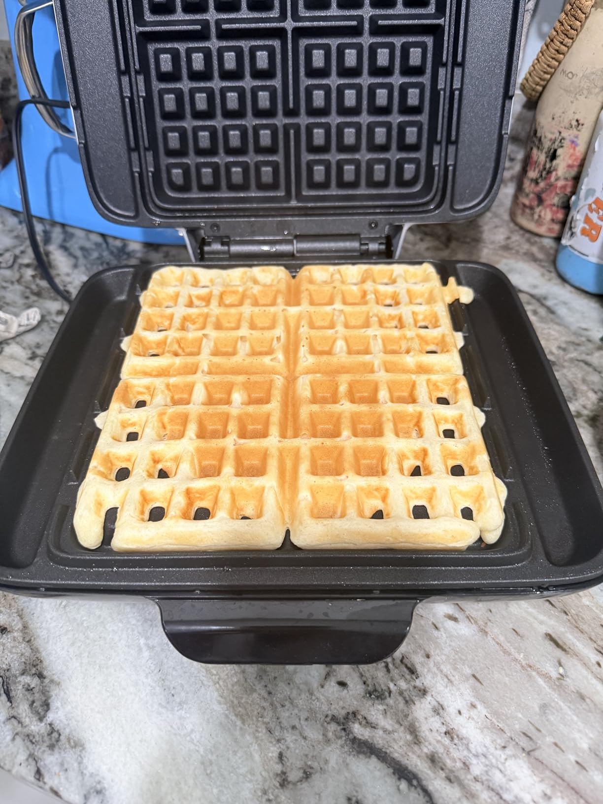 Dash No-Drip Waffle Maker - Makes Four Waffles at Once for Hassle-Free Breakfasts - Dual Nonstick Heating Plates & Quick Heat-Up System - Easy-Release Surface - Silver customer photo 1
