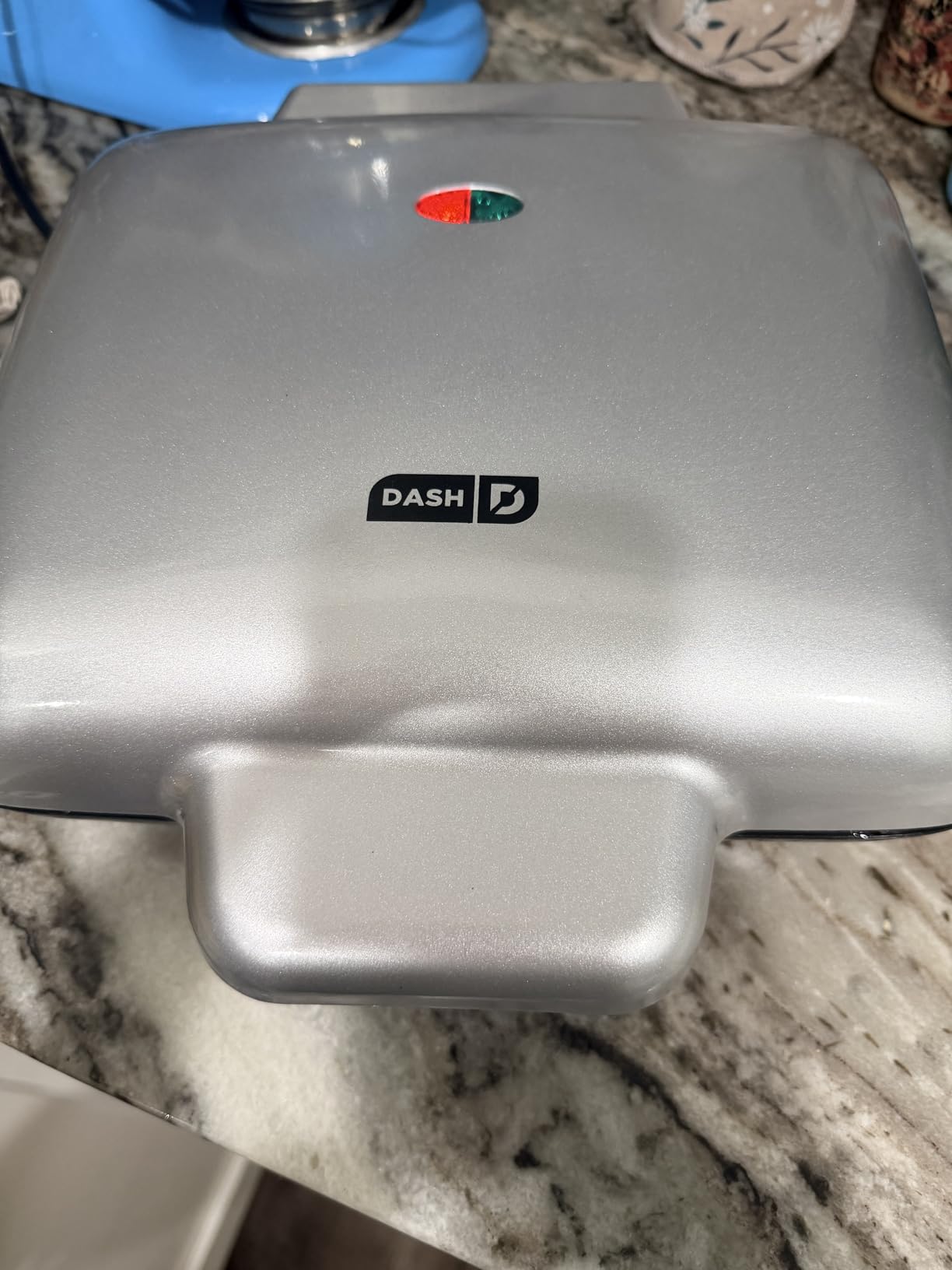 Dash No-Drip Waffle Maker - Makes Four Waffles at Once for Hassle-Free Breakfasts - Dual Nonstick Heating Plates & Quick Heat-Up System - Easy-Release Surface - Silver customer photo 2
