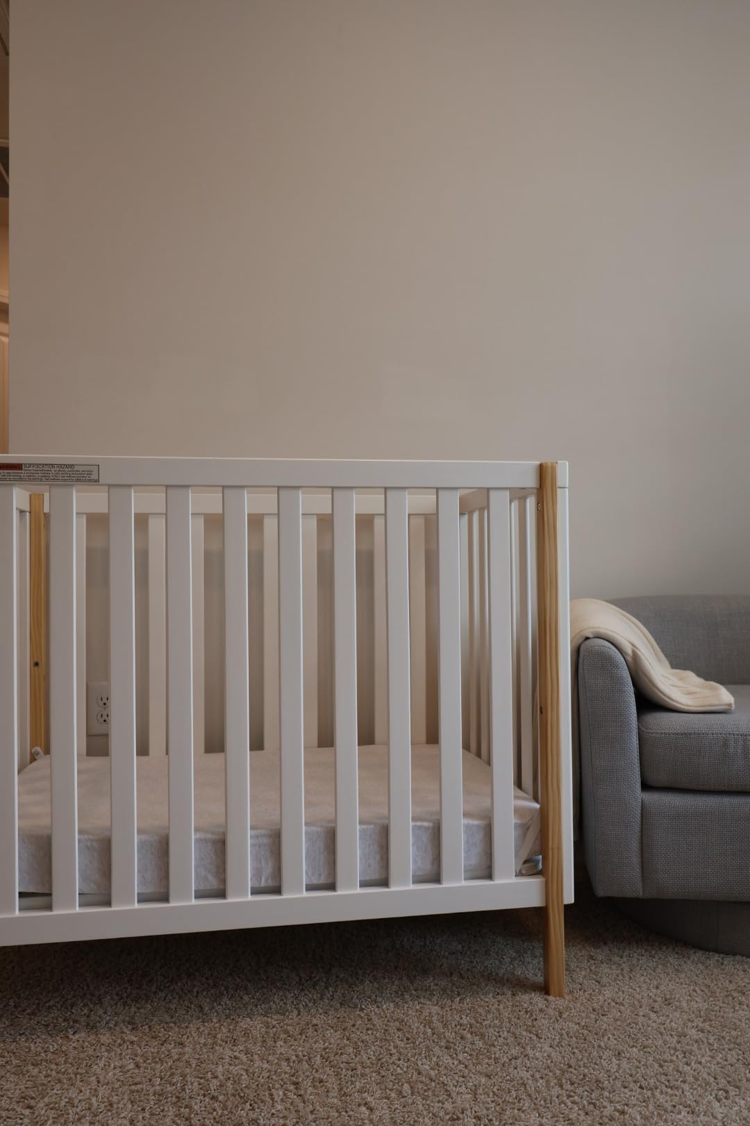Delta Children Gio Mini Crib with 2.75