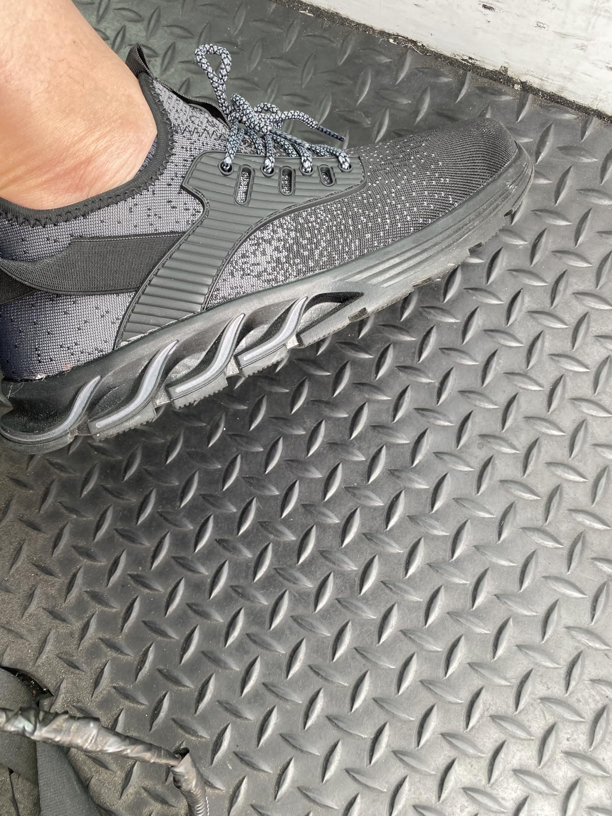 SUADEX Steel Toe Sneakers for Men Women Indestructible Work Safety Shoes Lightweight Comfortable Slip Resistant Composite Toe customer photo 1