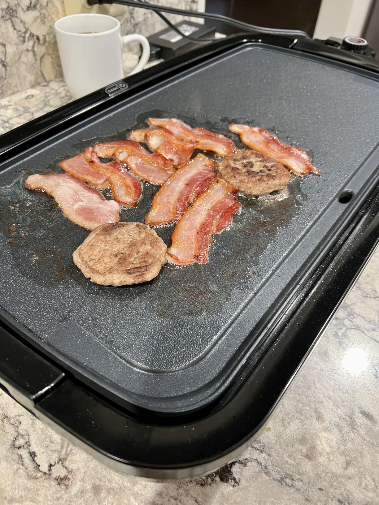 Dash Deluxe Everyday Griddle - Electric Griddle with Removable Plate - Nonstick, Easy-Clean Surface & Anti-Slip Base - Recipe Book Included - Aqua customer photo 1