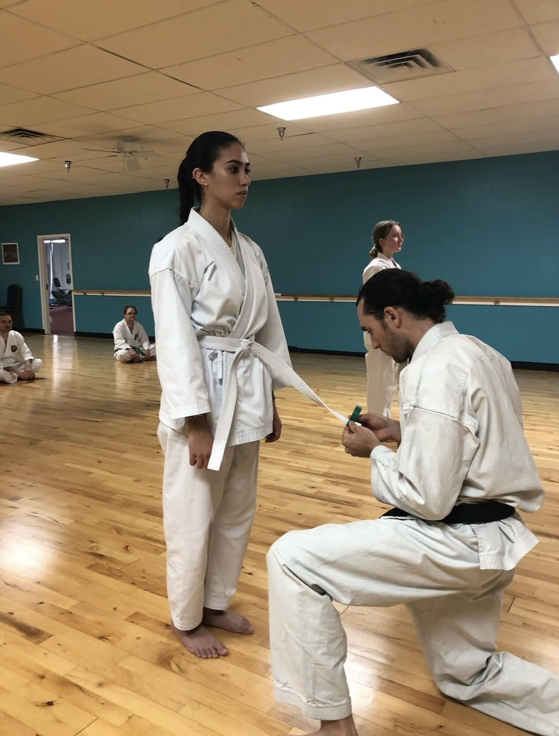 Ultimate - Middle Weight Karate Uniform Gi for Kids Adults Unisex - Complete Set with Free White Belt customer photo 2