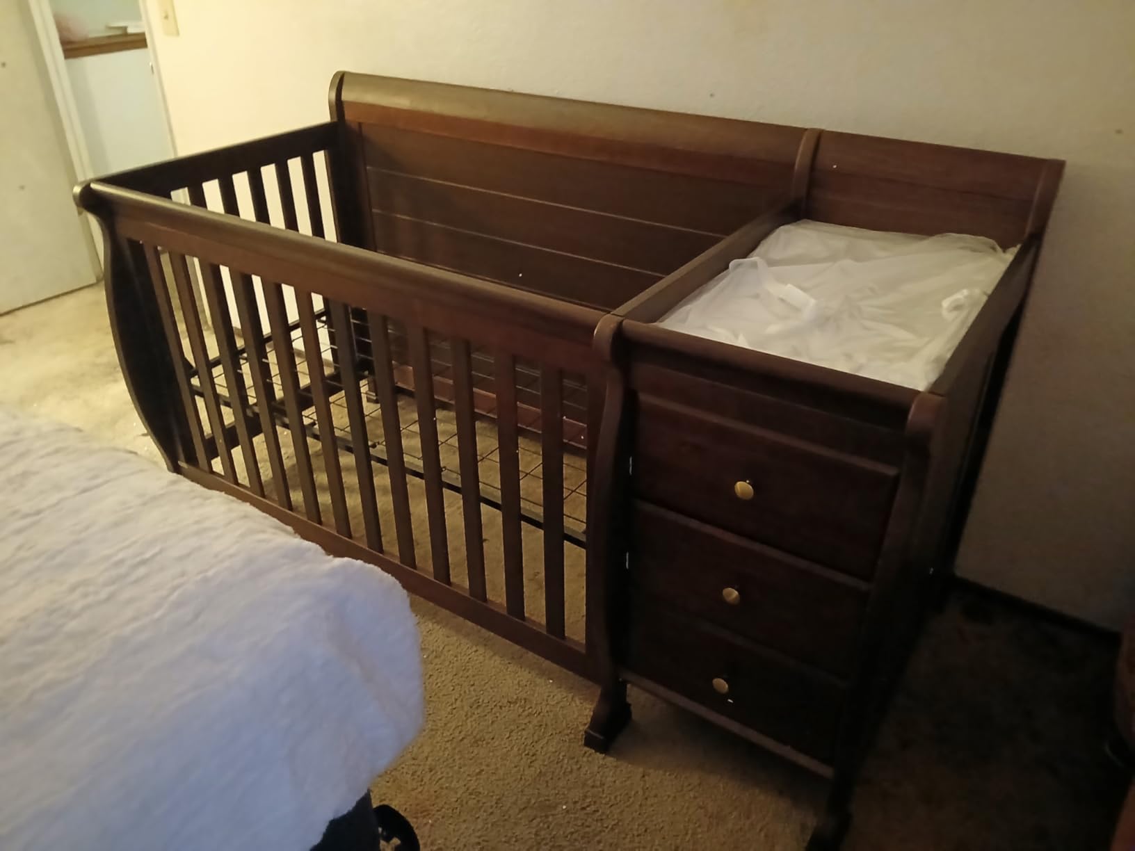 DaVinci Kalani 4-in-1 Convertible Crib and Changer Combo in White customer photo 1