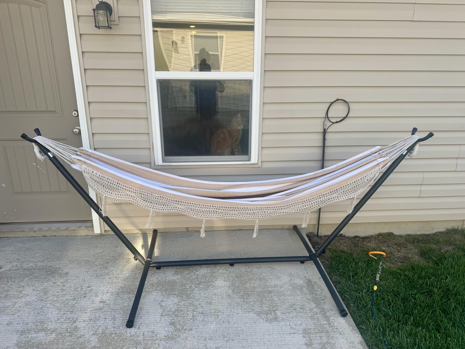 Amazon Basics Double Hammock with 9-Foot Space Saving Steel Stand and Carrying Case, 2 Person, 450 lb Capacity, Beige Stripe with Lace, 110