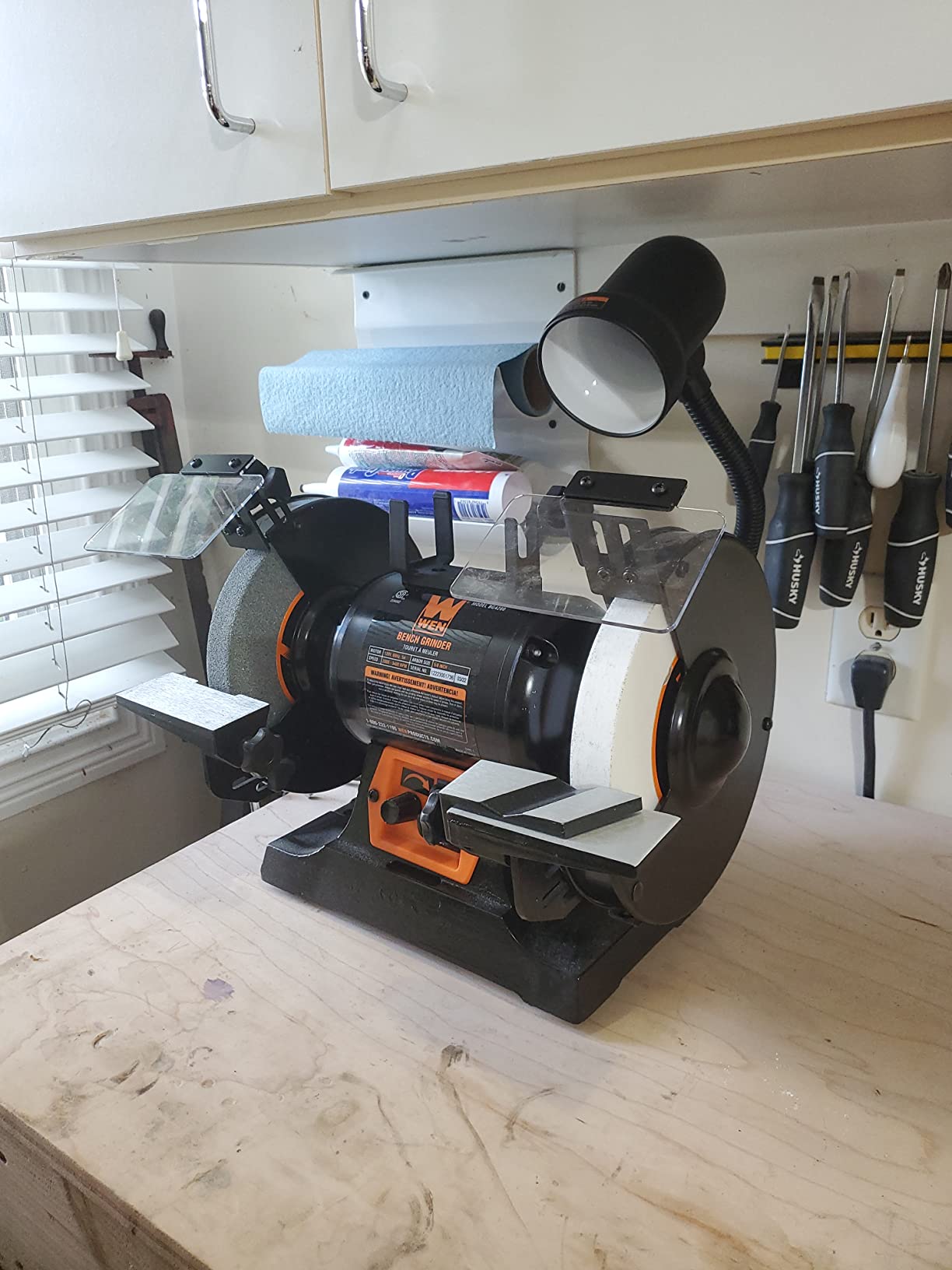 WEN BG4280 5-Amp 8-Inch Variable Speed Bench Grinder with Flexible Work Light, Black,orange customer photo 1