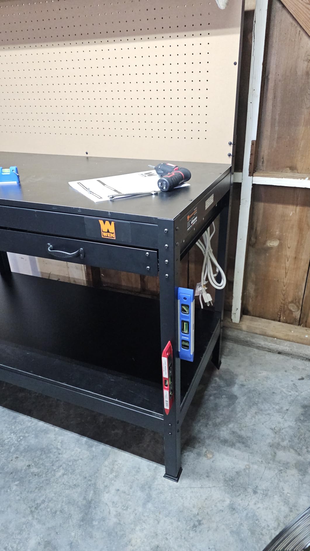 WEN WB4723T 48-Inch Workbench with Power Outlets and Light, Black customer photo 2