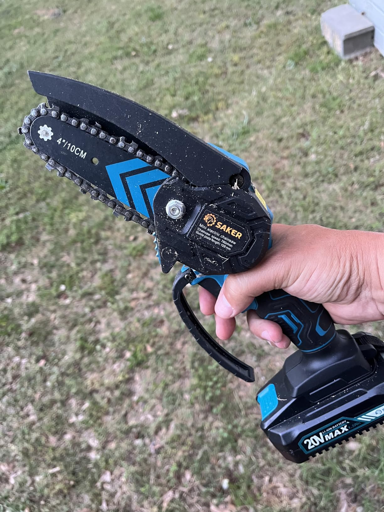 Saker Mini Chainsaw, Portable Electric Chainsaws Cordless, Handheld Chain Saw Pruning Shears Chain Saws for Tree Branches, Courtyard, Household and Garden, Father Day Gift for Men Dad Husband Women customer photo 2