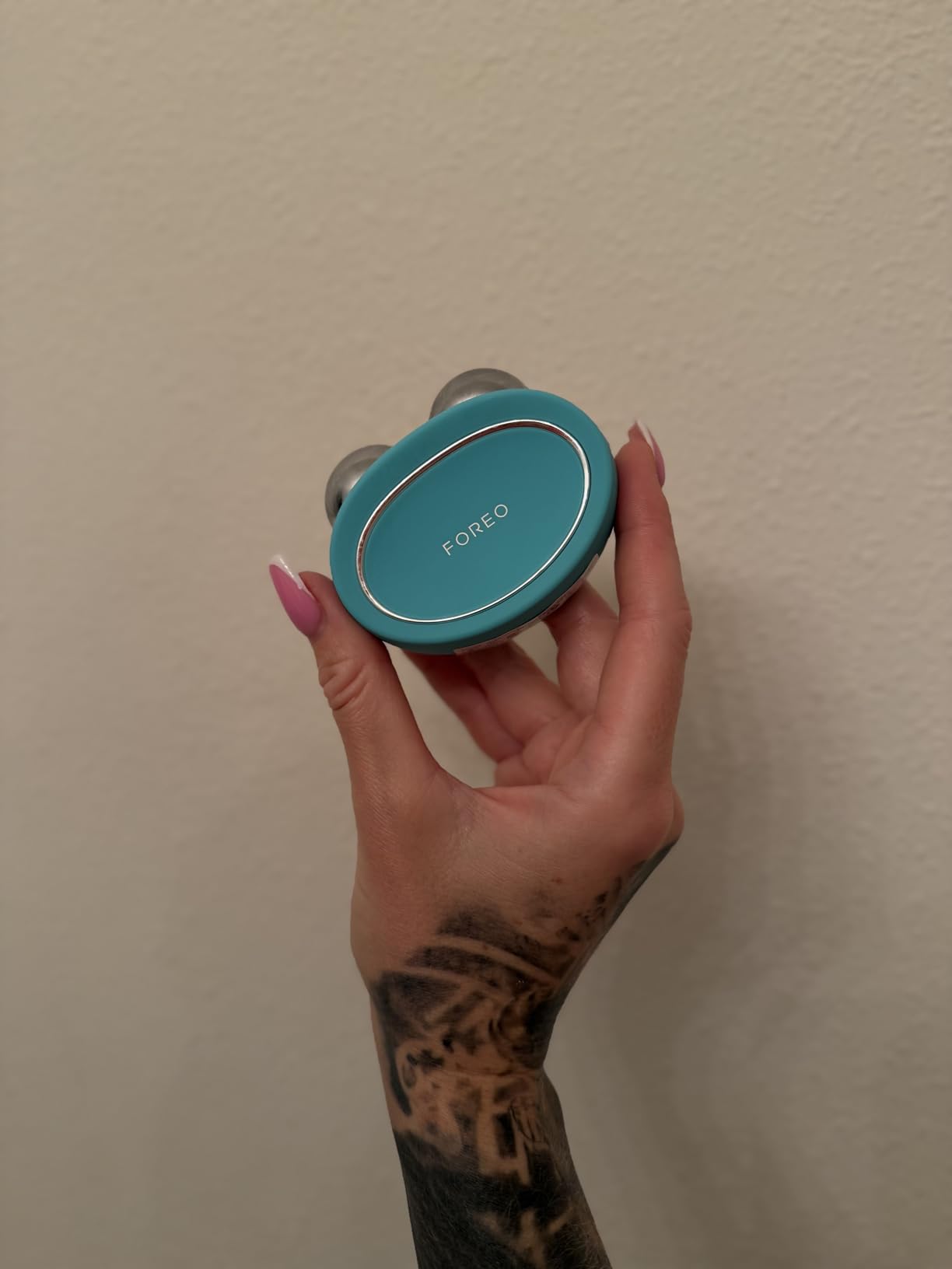 FOREO Bear Microcurrent Facial Device - Face Sculpting Tool - Instant Face Lift - Firm & Contour - Non-Invasive - Increases Absorption of Facial Skin Care Products - Mint customer photo 1