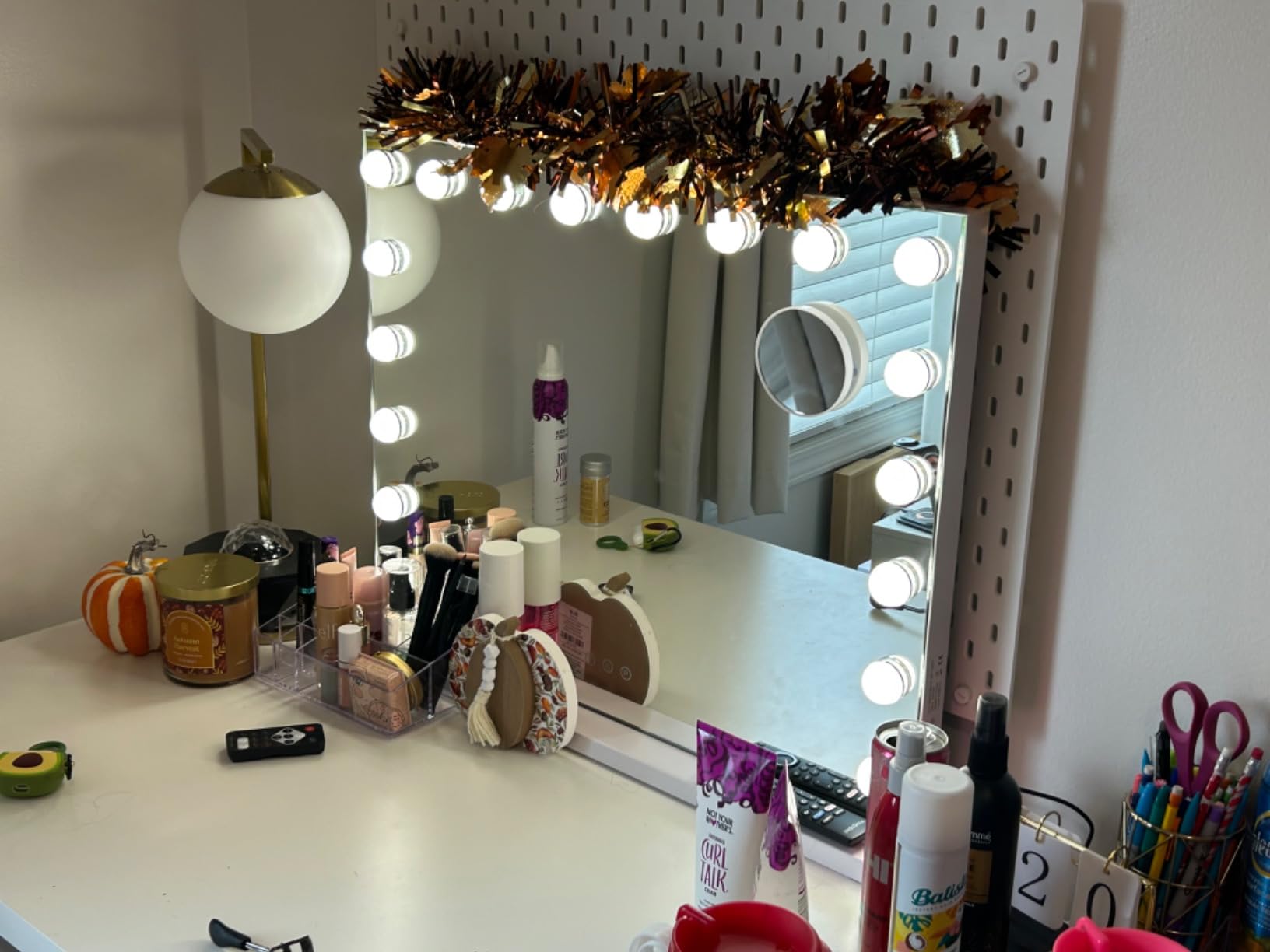 M MIVONDA Hollywood Vanity Mirror with Dimmable 15LED Bulbs Lights 3 Lighting Modes 2in1 Large Lighted Makeup Mirror for Desk and Wall with Plug-in and USB Charger Port customer photo 2