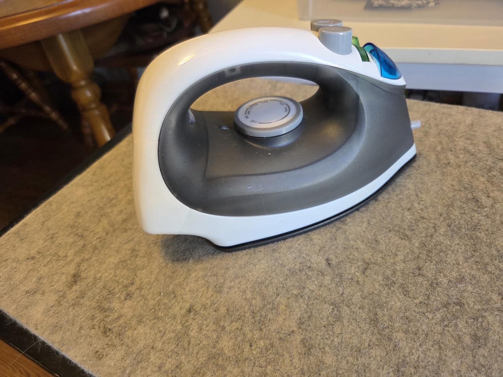 Steamfast SF-760 Portable Cordless Steam Iron, With Carrying Case, Non-Stick Sole Plate, White customer photo 1