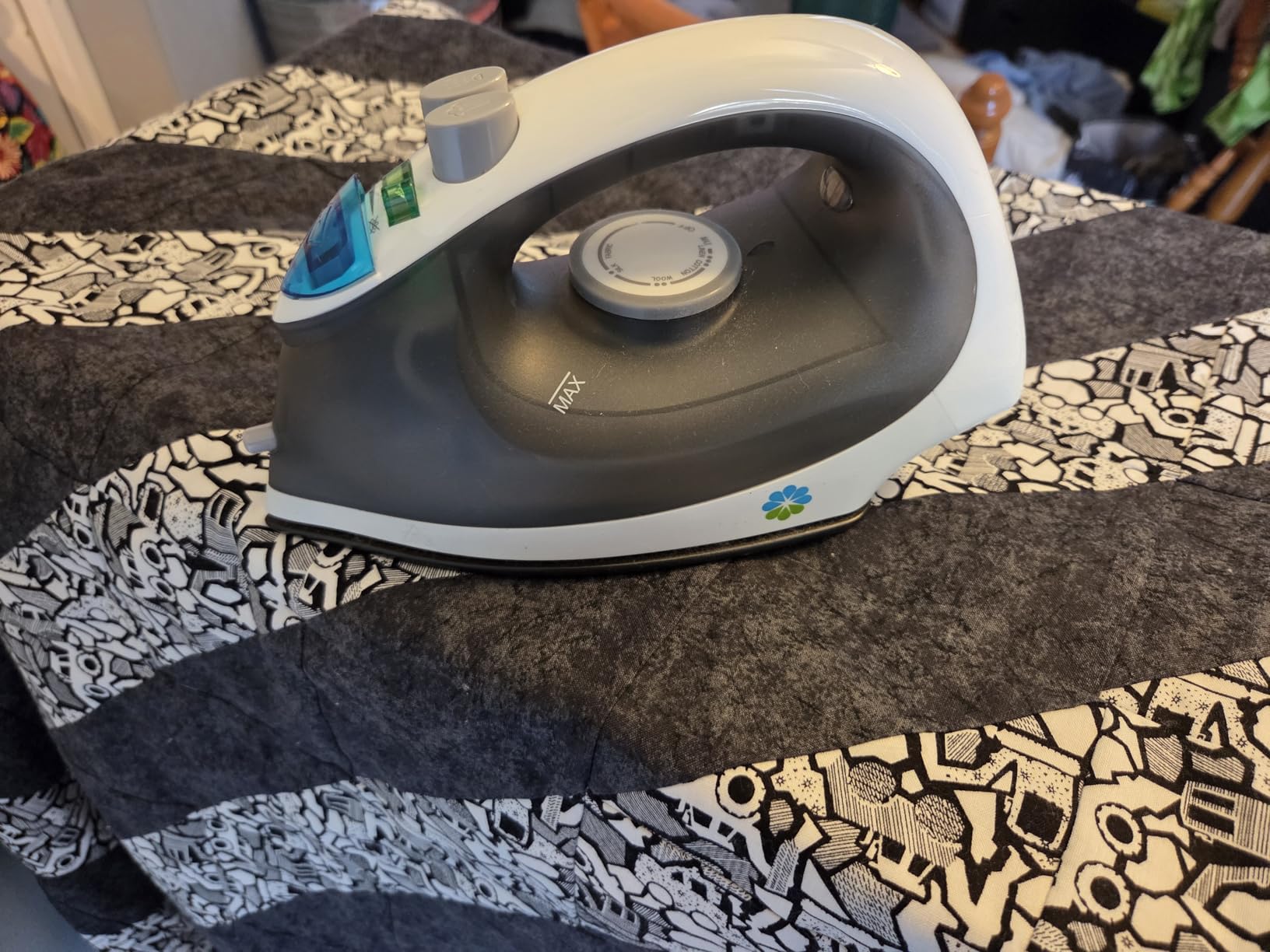 Steamfast SF-760 Portable Cordless Steam Iron, With Carrying Case, Non-Stick Sole Plate, White customer photo 2