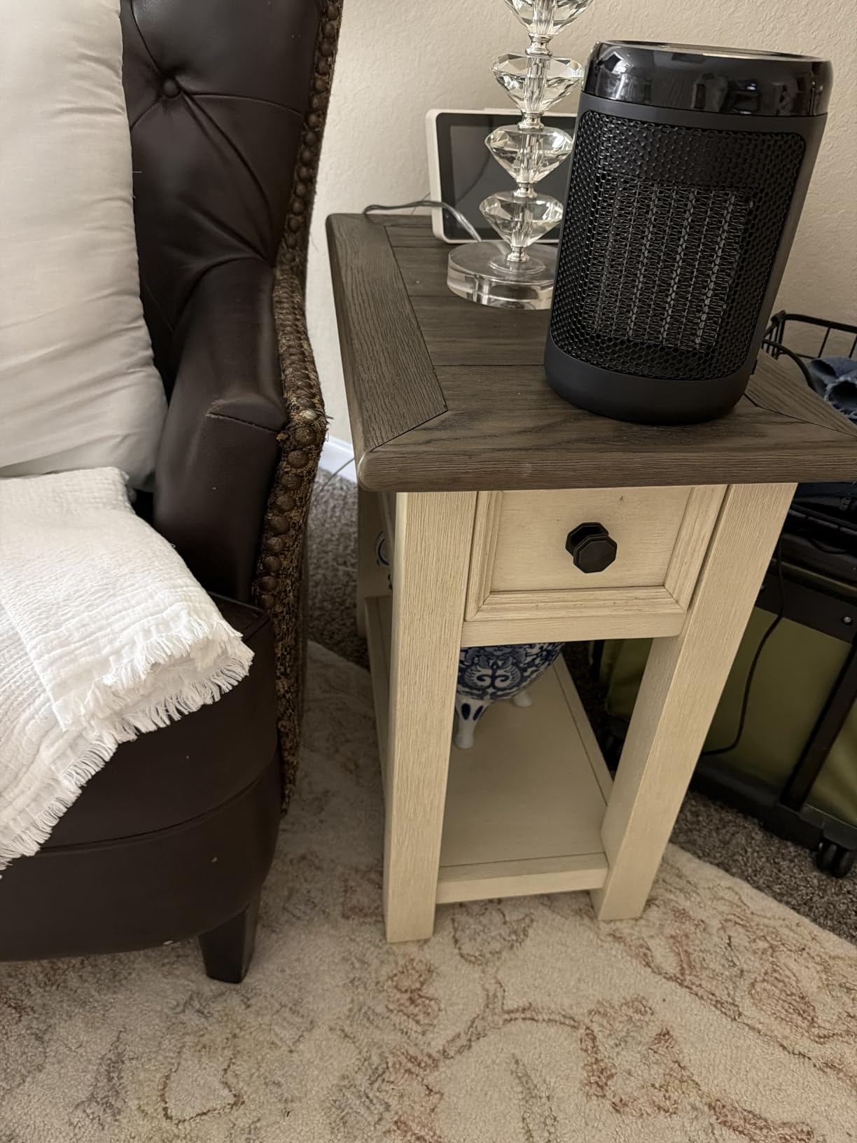 Signature Design by Ashley Bolanburg Chairside End Table With Charging Station, Two-Tone Wood Accent Table With Drawer Storage, Plank Top Design for Living Room or Bedroom, Antique White customer photo 2
