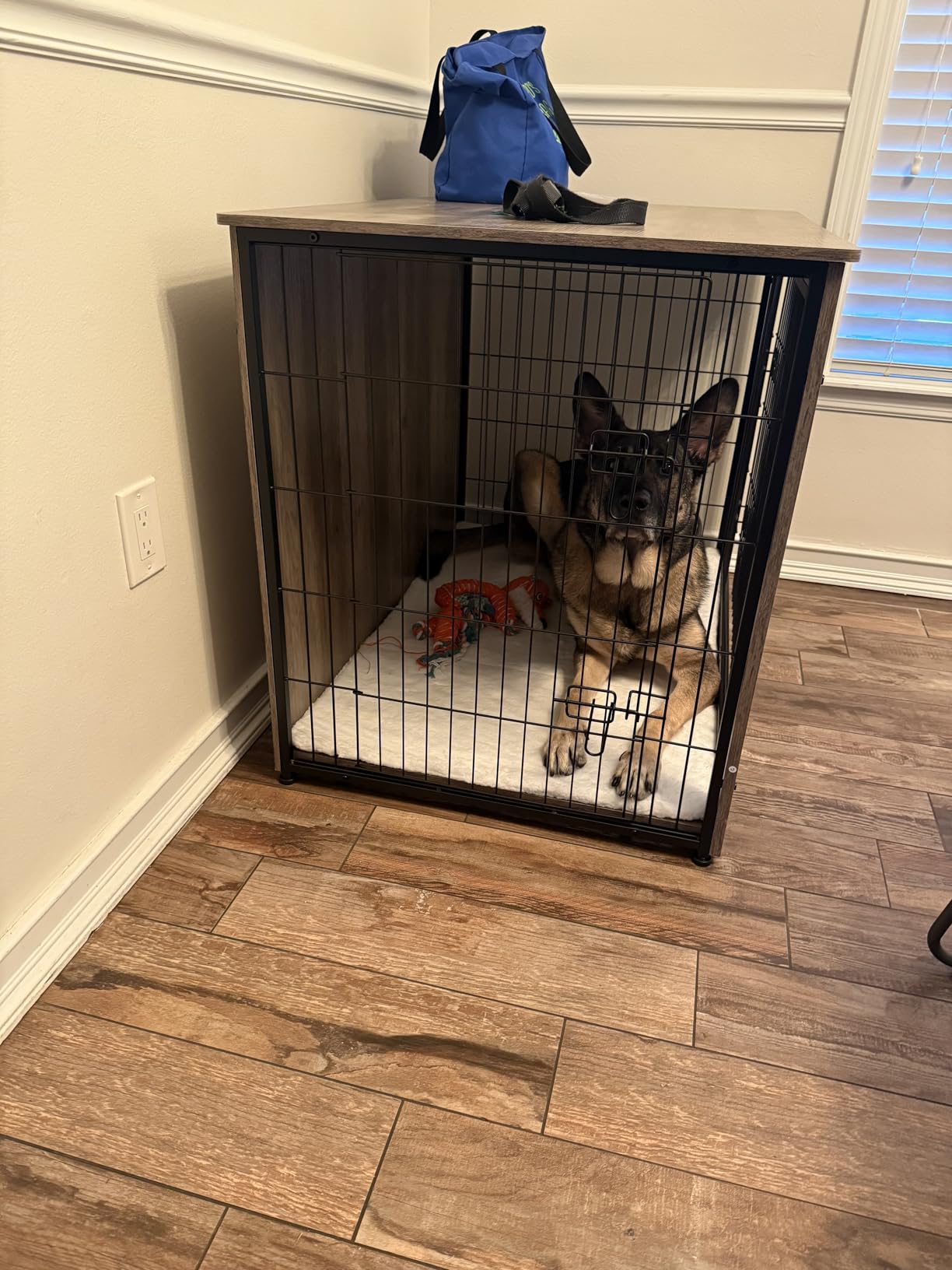 DWANTON Dog Crate Furniture with Cushion, Wooden Kennel Table with Double Doors, Indoor Dog House, Medium Size, 32.5