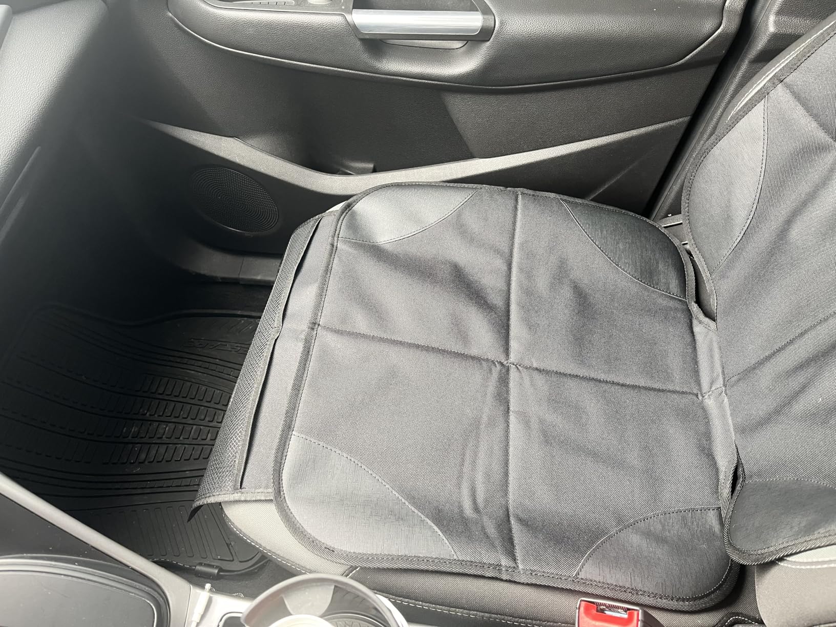 Meolsaek Car Seat Protector for Child Car Seat, Durable 600D Fabric Waterproof Car Seat Cover with Thick Pad Non-Slip Backing, No Imprints (Black 2pcs) customer photo 2