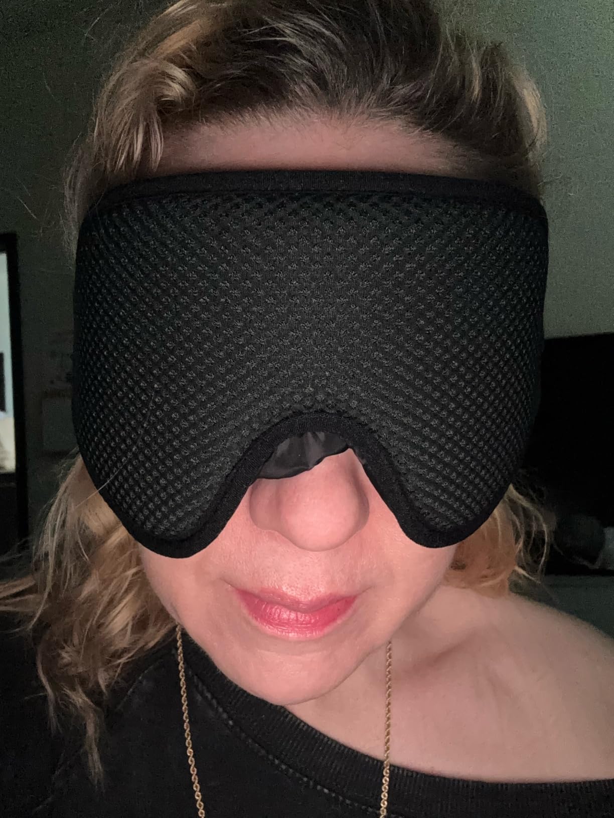 WAOAW Sleep Mask - Blackout Eye Masks for Sleep, 3D Breathable Soft Comfortable Eye Mask for Travel customer photo 1