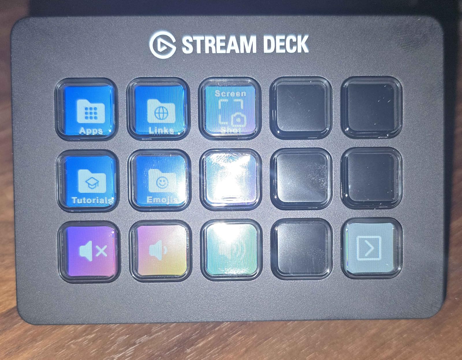 Elgato Stream Deck MK.2 - Studio Controller, 15 macro keys, trigger actions in apps and software like OBS, Twitch, YouTube and more, works with Mac and PC customer photo 1