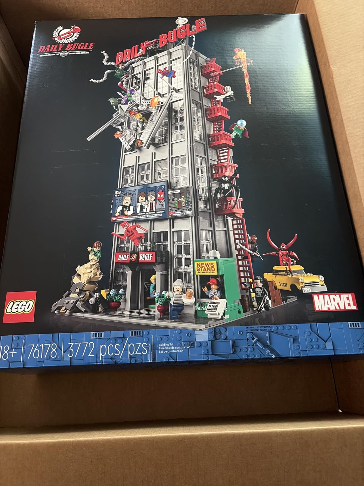 Marvel Spider-Man Daily Bugle Building Sets for Adults - Display as Office or Book Shelf Decor - Gifts for Christmas - 25 Minifigures - 76178 customer photo 1