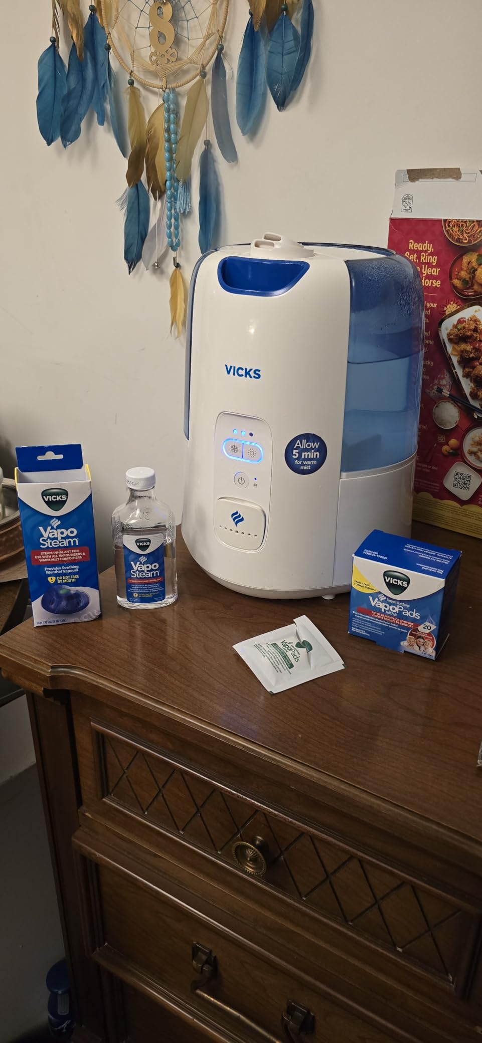 Vicks Dual Comfort Cool + Warm Mist Humidifier for Bedrooms With Fusion Technology, Compatible with Vicks VapoPads and Vicks VapoSteam, White customer photo 1
