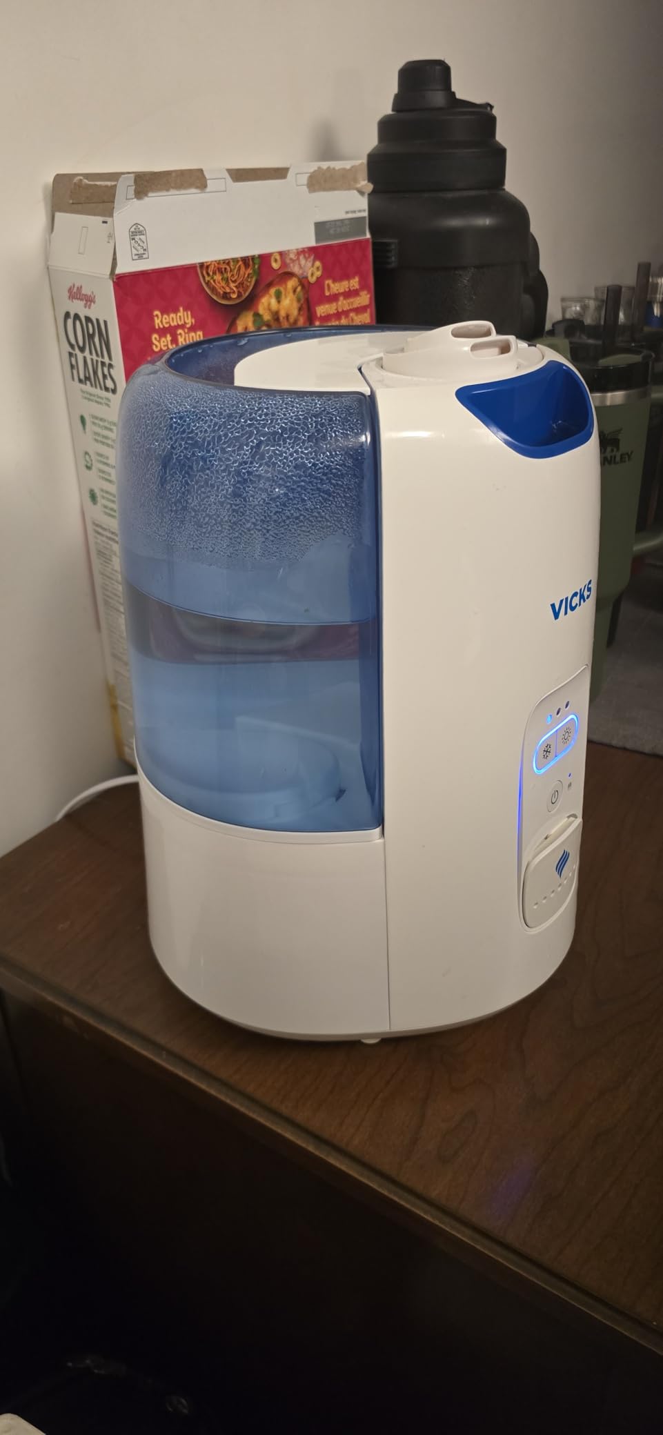 Vicks Dual Comfort Cool + Warm Mist Humidifier for Bedrooms With Fusion Technology, Compatible with Vicks VapoPads and Vicks VapoSteam, White customer photo 2