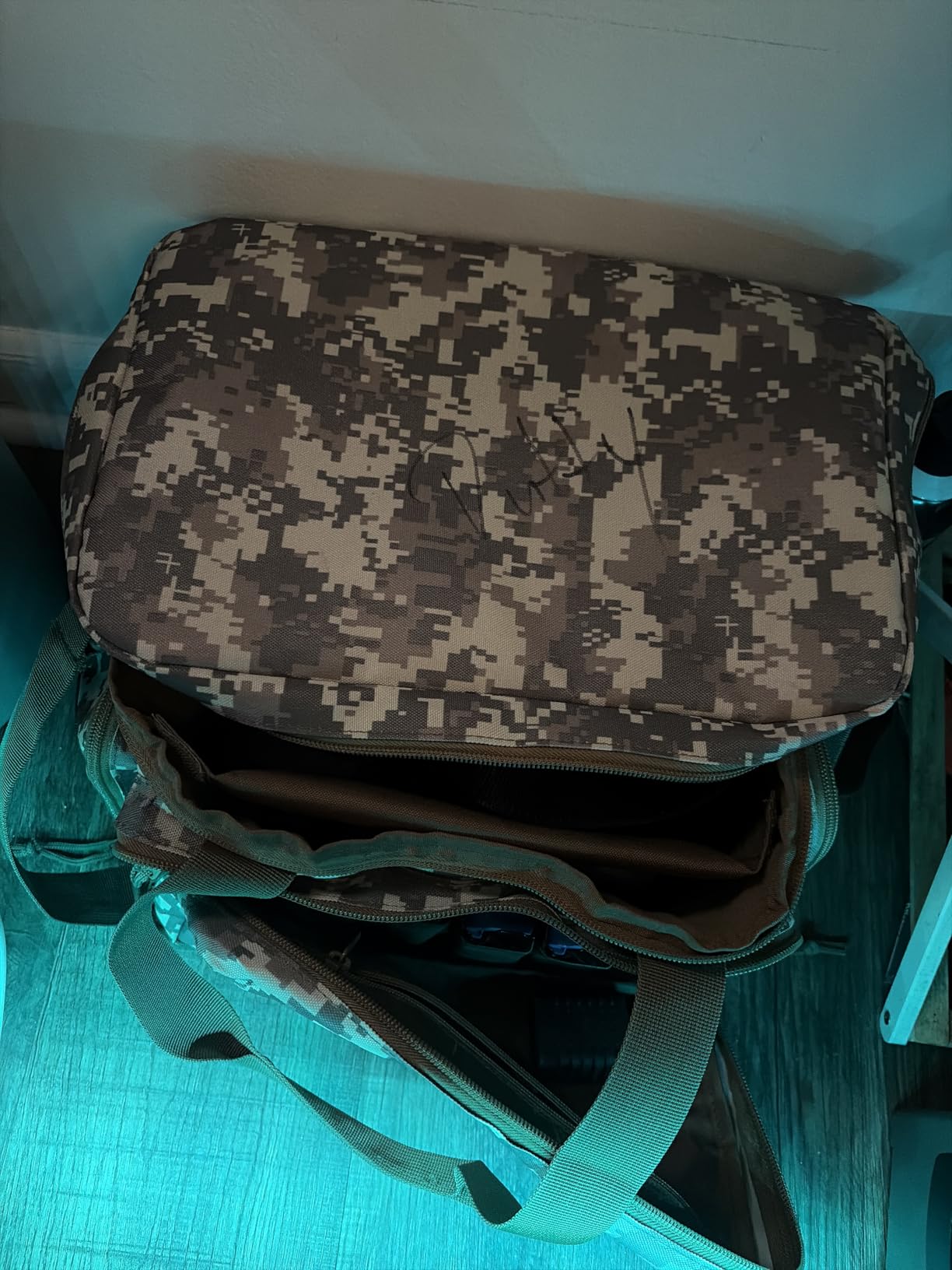DSLEAF Tactical Gun Range Bag for 4 Handguns, Pistol Shooting Range Bag with 6X Magazine Slots customer photo 1
