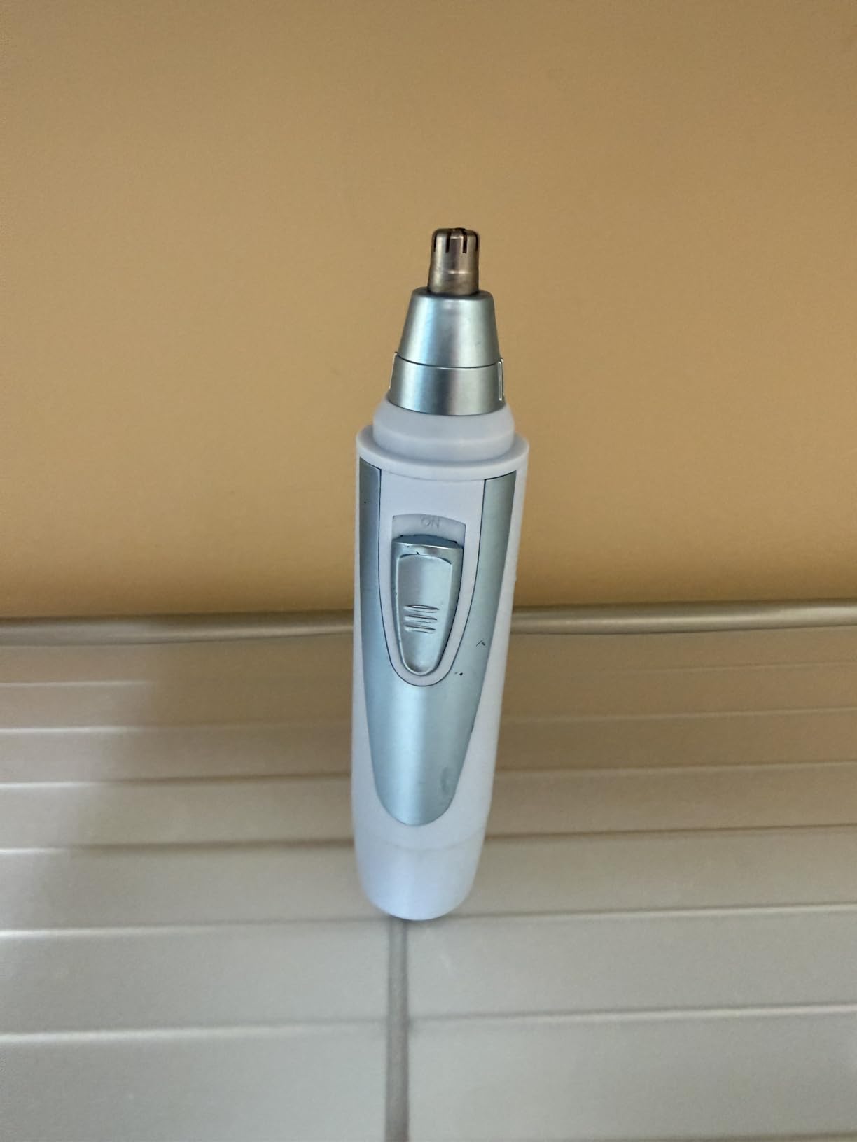 Ear and Nose Hair Trimmer Clipper - 2026 Professional Painless Eyebrow & Facial Hair Trimmer for Men Women, Battery-Operated Trimmer with IPX7 Waterproof, Dual Edge Blades customer photo 2