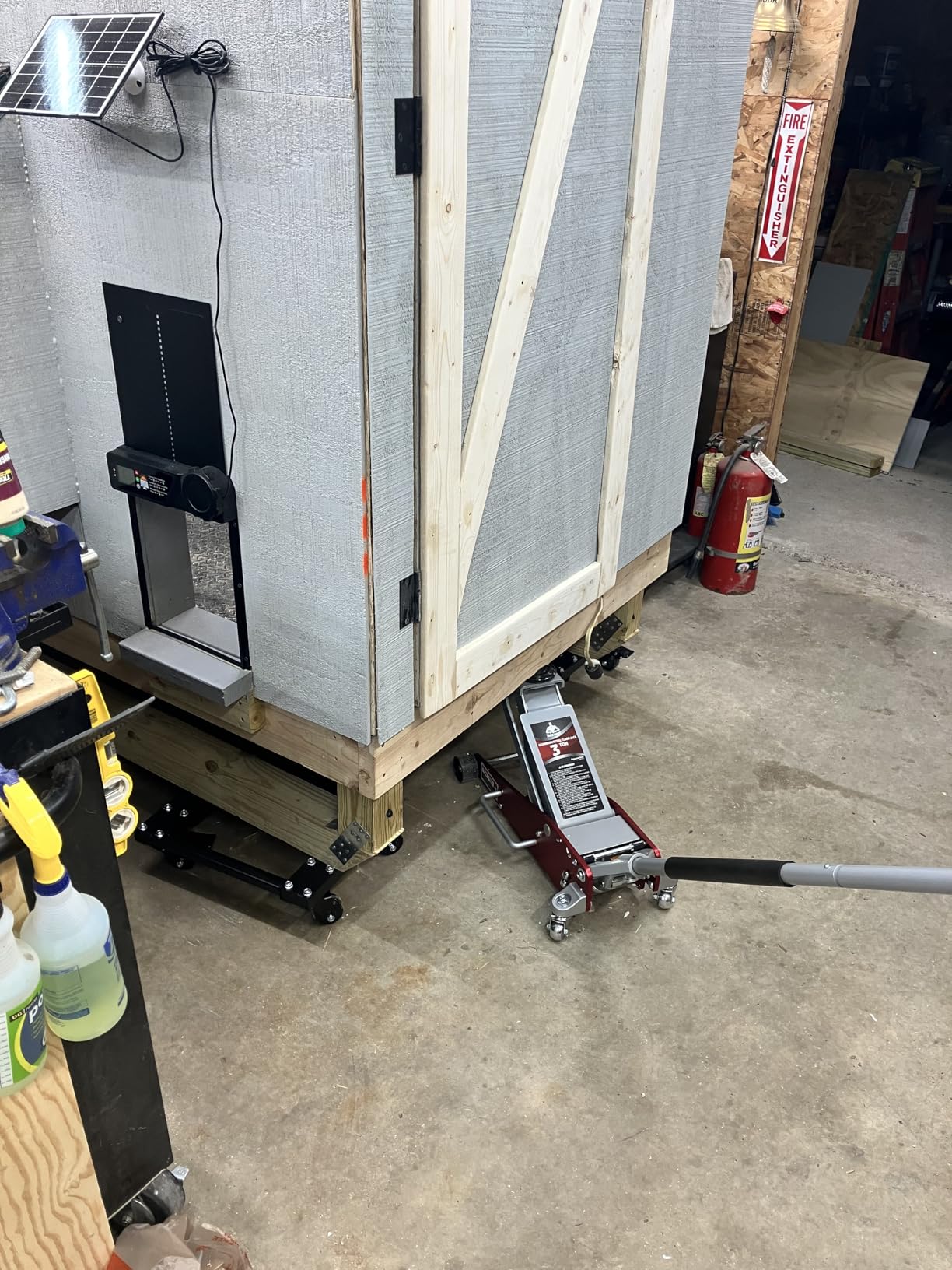 Jack Boss 3 Ton Low Profile, Aluminum and Steel Racing Floor Jack with Dual Pistons Quick Lift Pump for Sport Utility Vehicle, Lifting Range 3-15/16 min to 18-5/16 max, Net Weight 58.5 lb, Red customer photo 1