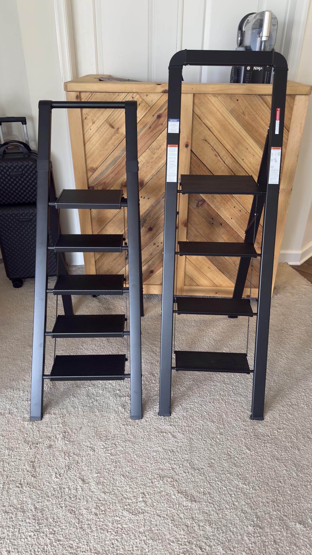 KINGRACK Aluminium 3 Step Ladder, Lightweight Step Stool with Non-Slip Pedals, Handrail, 330 LBS Foldable Step Ladder for Kitchen, Garage, Home, Space Saving, Sturdy and Portable, Silver customer photo 1