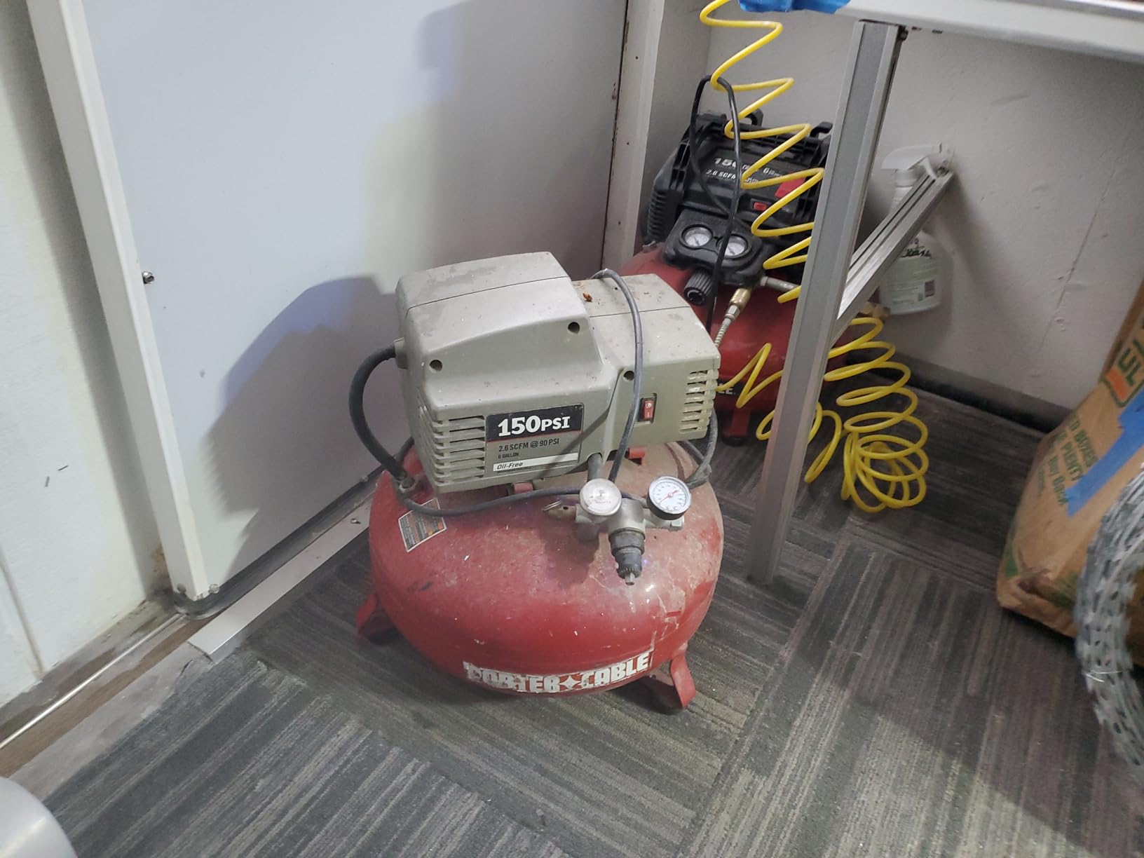 PORTER-CABLE Portable Pancake Air Compressor with Oil-Free Maintenance-Free Pump for Wood Working, Roofing, Home, Jobsite and More: 6 Gallon, 150 Max PSI, 2.6 CFM @ 90 PSI customer photo 1